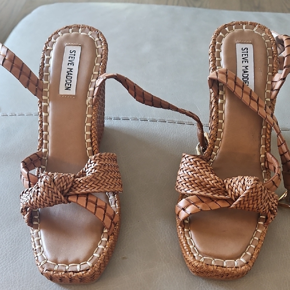 Steve Madden Women's Tan Woven Sandals